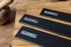 Blackwell Mesbeschermer - Universeel - Zwart - Voor Messen Met Een Lemmet Tot 26 Cm -Speciaalzaken Voor Keukengerei 11 Blackwell Messenbeschermers sfeer 2 1