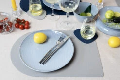 Jay Hill Placemats - Vegan Leer - Grijs / Blauw - Bread - Dubbelzijdig - 44 X 30 Cm - 6 Stuks 14 Jay Hill Placemats - Vegan Leer - Grijs / Blauw - Bread - Dubbelzijdig - 44 X 30 Cm - 6 Stuks -Speciaalzaken Voor Keukengerei 11 Jay hill servies stripes 02