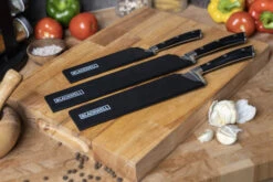 Blackwell Mesbeschermer - Universeel - Zwart - Voor Messen Met Een Lemmet Tot 22 Cm -Speciaalzaken Voor Keukengerei 12 Blackwell Messenbeschermers sfeer 1