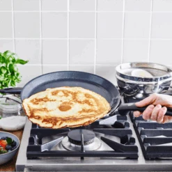 GreenPan Pannenkoekenpan Essentials - Zwart - ø 24 Cm - Keramische Anti-aanbaklaag -Speciaalzaken Voor Keukengerei 667b28b228ec1bc1005fc3d1a08875dcfcdbfa72 GP ESS BA Bd Pancakepan Large NS Lifestyle a 1