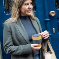 Koziol Koffiebeker Aroma To Go Grijs 400 Ml -Speciaalzaken Voor Keukengerei 7589 aroma to go 701 shp 6 os1