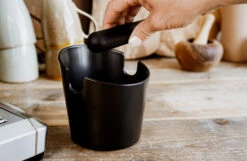 Jay Hill Uitklopbak Koffie Espresso Zwart -Speciaalzaken Voor Keukengerei 8720364451127 1