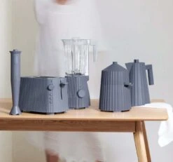 Alessi Waterkoker Plissé - Droogkookbeveiliging - Grijs - Michele De Lucchi - 1 Liter - MDL06/1 G -Speciaalzaken Voor Keukengerei Alessi Plisse Grijs 1