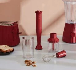 Alessi Staafmixer Set Plissé - Rood - Michele De Lucchi - MDL10S R -Speciaalzaken Voor Keukengerei Alessi Staafmixer sfeer1 1