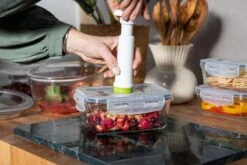 Sareva Vacuum Ovenschalen / Vershoudbakjes - Hittebestendig Glas - 4 Delige Set / 485 + 970 + 1.7 Ltr -Speciaalzaken Voor Keukengerei Crumble in ovenschaal en vershoudbakjes 8