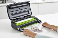 FoodSaver Vacumeermachine Urban Premium Plus - Zilver - FFS016/X -Speciaalzaken Voor Keukengerei FFS016X Lifestyle 7 5d36e197047d19.41099854