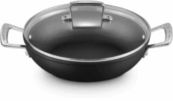 Le Creuset Hapjespan Met Deksel - Les Forgées TNS - ø 24 Cm / 2.3 Liter - Standaard Anti-aanbaklaag -Speciaalzaken Voor Keukengerei LC 20190624 ZS PS FS 51107240010502 002