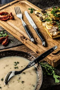 Laguiole Style De Vie Bestekset Premium Line - Zwart - 24 Delig / 6 Personen -Speciaalzaken Voor Keukengerei PrCouvZwart 2