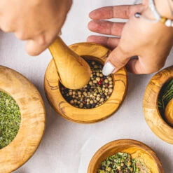 Jay Hill Vijzel Tunea - Olijfhout - ø 11 Cm -Speciaalzaken Voor Keukengerei TuneaHand 12