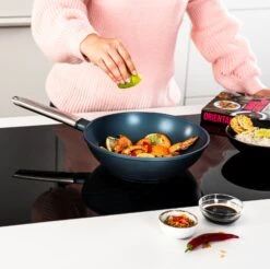 Westinghouse Wokpan Performance - Bravery Blue - ø 28 Cm - Standaard Anti-aanbaklaag -Speciaalzaken Voor Keukengerei WCCW0095028BL 13