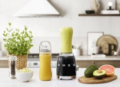 SMEG Smoothie Blender - Compact - Zwart - 600 Ml - PBF01BLEU -Speciaalzaken Voor Keukengerei WEB PBF01BLEU L03.jpg