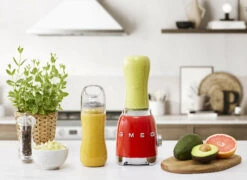 SMEG Smoothie Blender - Compact - Rood - 600 Ml - PBF01RDEU -Speciaalzaken Voor Keukengerei WEB PBF01RDEU L03.jpg