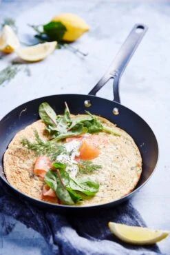 BK Koekenpan Black Steel - ø 28 Cm - Zonder Anti-aanbaklaag -Speciaalzaken Voor Keukengerei d4b730c2aba7568e69d988b9a634ec26a391e2ad BK BlackSteel Frypan 10inch Lifestyle 1