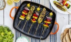 Le Creuset Grillplaat Signature - Oranjerood - 30 X 27 Cm -Speciaalzaken Voor Keukengerei le creuset signature patelnia grillowa czarna wymiary 30x27 cm 279481