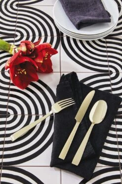 Sambonet Bestekset Flat - Champagne - 24 Delig / 6 Personen -Speciaalzaken Voor Keukengerei sambonet bestekset flat champagne sfeer3