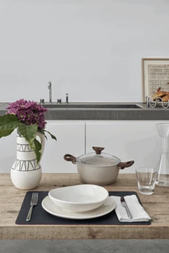 Sambonet Braadpan Rock 'n' Rose - Creme - ø 24 Cm / 4.5 Liter - Standaard Anti-aanbaklaag 14 Sambonet Braadpan Rock 'n' Rose - Creme - ø 24 Cm / 4.5 Liter - Standaard Anti-aanbaklaag -Speciaalzaken Voor Keukengerei sambonet rock n rose sfeer9