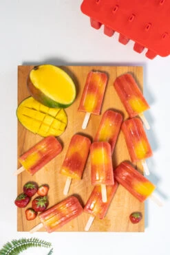 Sareva IJsjesmaker - 10 Ijsjes - Rood - Siliconen - Easy Release - Herbruikbaar -Speciaalzaken Voor Keukengerei sareva ijsjesmaker 1