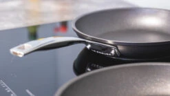 Le Creuset Koekenpannenset Les Forgées TNS - ø 24 En 28 Cm - Standaard Anti-aanbaklaag 21 Le Creuset Koekenpannenset Les Forgées TNS - ø 24 En 28 Cm - Standaard Anti-aanbaklaag -Speciaalzaken Voor Keukengerei sfeer 2 7