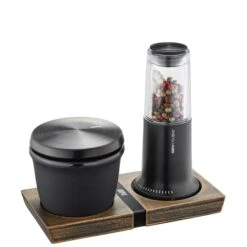 Gefu Peper- En Zoutset Houder X-Plosion Medium -Speciaalzaken Voor Keukengerei x34639 gefu salz und gewuerzdose x plosion schwarz 05 600x600.jpg.pagespeed.ic .HgnU XTWI